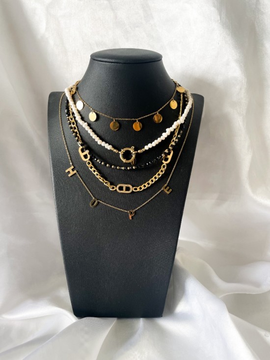 Beaded necklace gold black