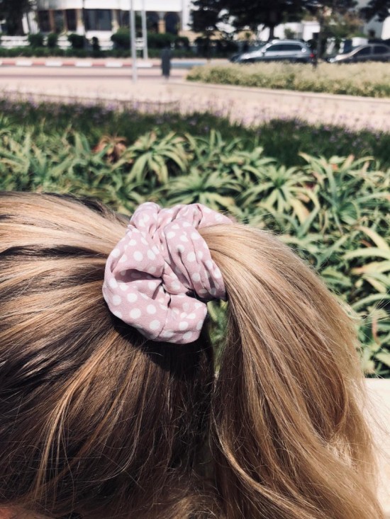 Scrunchie pink with dots