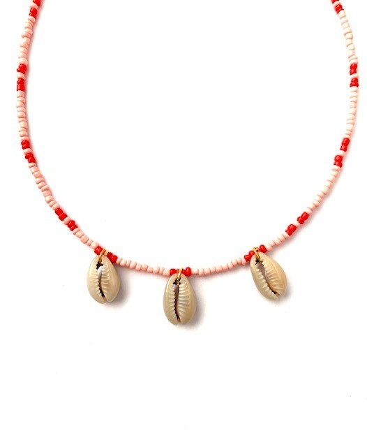 Pink necklace with 3 shells