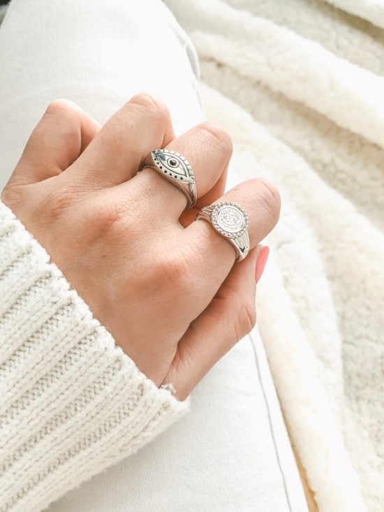 Ring curious eye silver